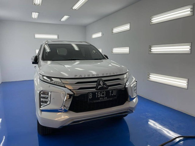 PT Mitsubishi Krama Yudha Sales Indonesia (MMKSI) meresmikan tiga diler 3S baru bersama Sun Motor Group di Cibubur, Cibinong, dan Lippo Cikarang, Selasa (3/10/2023). Foto: Sena Pratama/kumparan