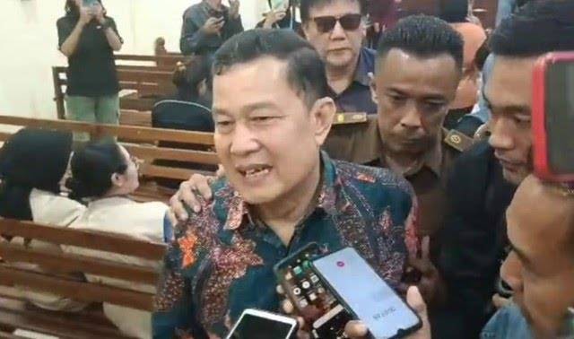 Mantan Wakil Rektor I Universitas Lampung Prof Heryandi usai menjalani sidang dengan agenda pembacaan vonis di PN Tanjung Karang, Bandar Lampung beberapa waktu lalu. | Foto : Galih Prihantoro/ Lampung Geh