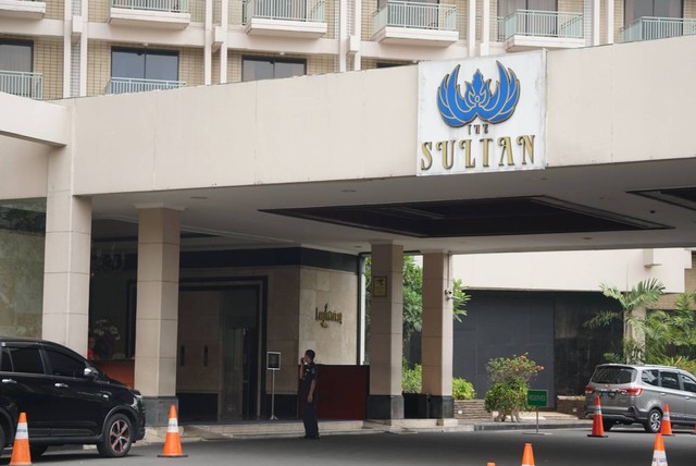 Suasana Halaman Hotel Sultan jelang pengosongan lahan, Jakarta, Rabu (3/10) Foto: Iqbal Firdaus/kumparan