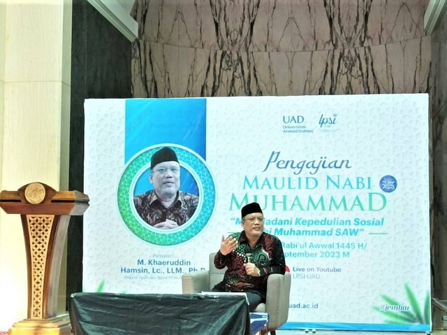 M. Khaeruddin Hamsin, Lc., LLM., Ph.D. selaku Majelis Tarjih dan Tajdid Pimpinan Pusat (PP) Muhammadiyah, Narasumber Pengajian Maulid Nabi LPSI UAD (Dok. Zahro)