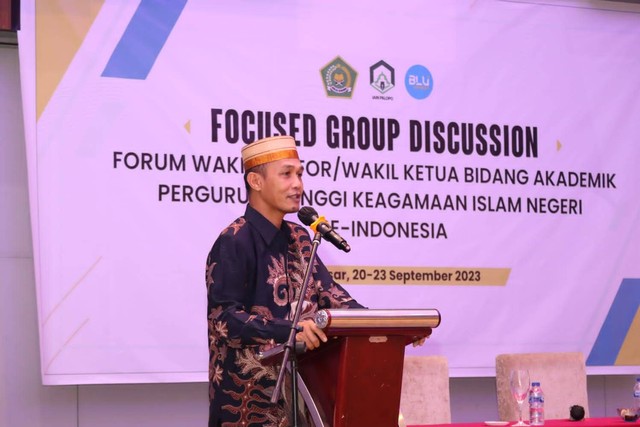 Rektor IAIN membuka secara resmi kegiatan Forum Wakil Rektor/Wakil Ketua Bidang Akademik PTKIN se-Indonesia Tahun 2023, di Lotus B Hotel Four Poits by Sheraton Makassar, Rabu, (20/09/23).