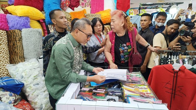 Pedagang ITC Mangga Dua Curhat Dagangan Sepi ke Mendag Zulhas