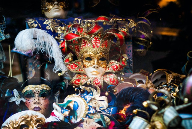 Ilustrasi tradisi Sekura. Foto: Unsplash