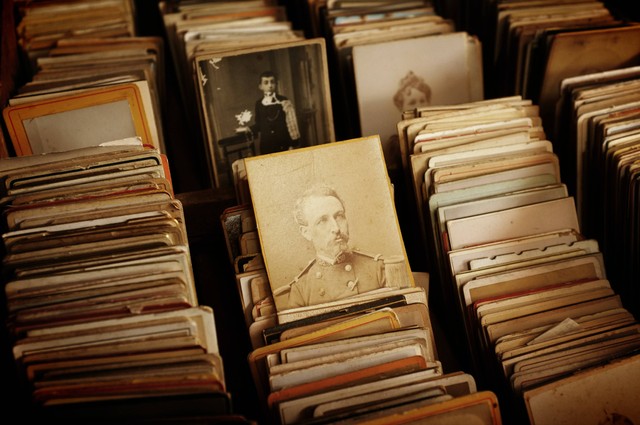 Pengertian sejarah sebagai ilmu. Foto: Unsplash/Mr Cup / Fabien Barral