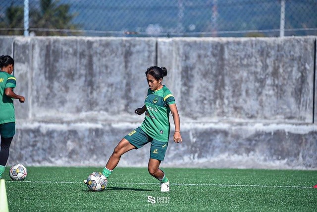 Reva Octaviani, eks-pemain Persib Putri. Foto: Instagram/@revaoctaviani08