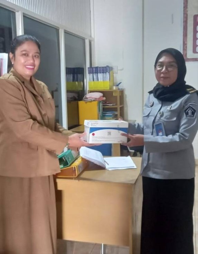 Tingkatkan Pelayanan Kesehatan, Rutan Pasangkayu Terima Obat TB Dari Dinkes Kabupaten Pasangkayu. Foto: Rutan Pasangkayu/dok (06/10)