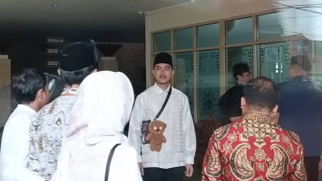 Ketua Umum PSI Kaesang Pangarep datang ke Kantor Pimpinan Pusat Muhammadiyah, Kota Yogyakarta, Jumat (6/10/2023).  Foto: Arfiansyah Panji Purnandaru/kumparan