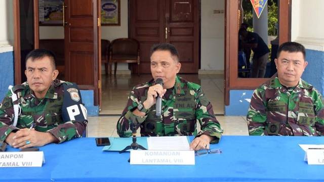 Konferensi Pers yang digelar Lantamal VIII Manado terkait dengan dugaan penganiayaan yang dilakukan anggota Satgas Gakkumla kepada ABK di pelabuhan Manado.