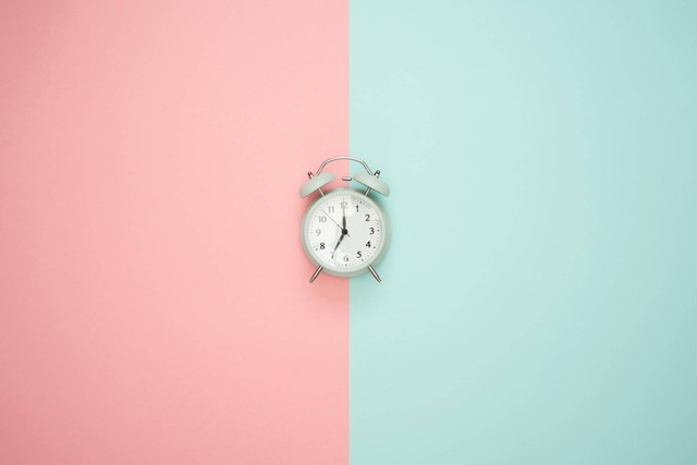 Ilustrasi Macam-macam Time Connectives dalam Bahasa Inggris, Sumber: Unsplash/Icons8 Team