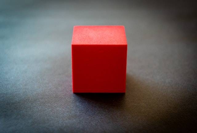 Ilustrasi contoh soal kubus. Sumber: Pexels/Magda Ehlers