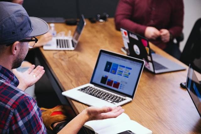 Ilustrasi pemecahan masalah adalah, sumber foto: unsplash.com/Headway