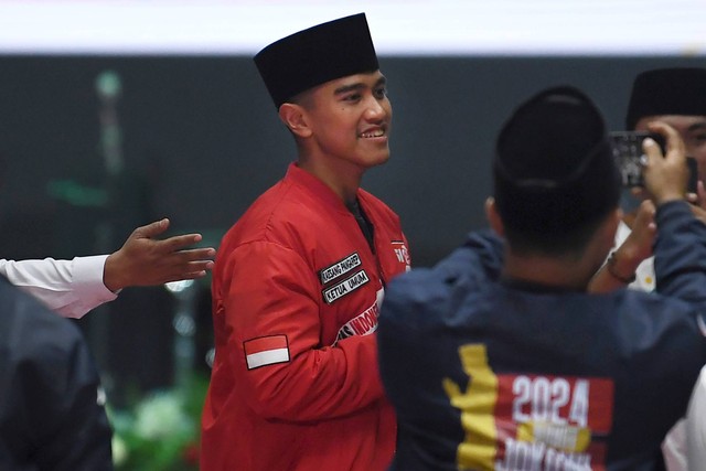 Ketua Umum PSI Kaesang Pangarep (kedua kanan) menghadiri Rapat Pimpinan Nasional (Rapimnas) Solidaritas Ulama Muda Jokowi (Samawi) 2023 di Istora Senayan, Jakarta, Sabtu (7/10/2023). Foto: Sigid Kurniawan/ANTARA FOTO