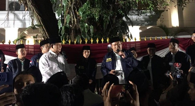 Relawan Solidaritas Ulama Muda Jokowi (Samawi) deklarasikan Prabowo Subianto sebagai bacapres di Jalan Kertanegara, Jakarta Selatan, Sabtu (7/10/2023). Foto: Dok. Istimewa