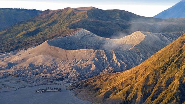 Ilustrasi wisata Pasir Berbisik Bromo. Sumber foto : Pixabay @jovanel