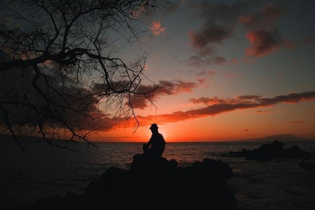 Ilustrasi cara mencari sunset. Sumber foto: Pexels/Tomas Anunziata