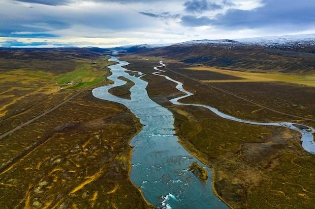 Ilustrasi Pengertian Sungai. Foto: Unsplash.com/Leo