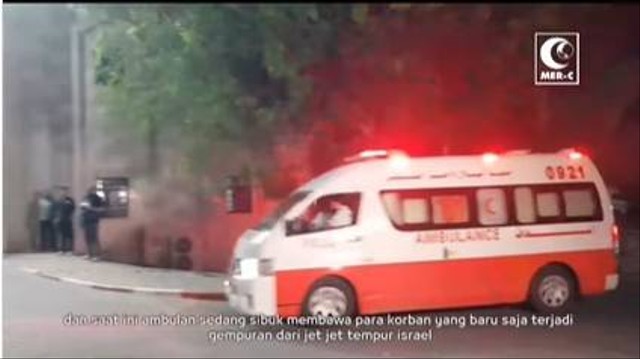 Kesibukan ambulans di Rumah Sakit Indonesia di Jalur Gaza, Palestina, Senin (9/10/2023). Foto: Instagram/@mercindonesia