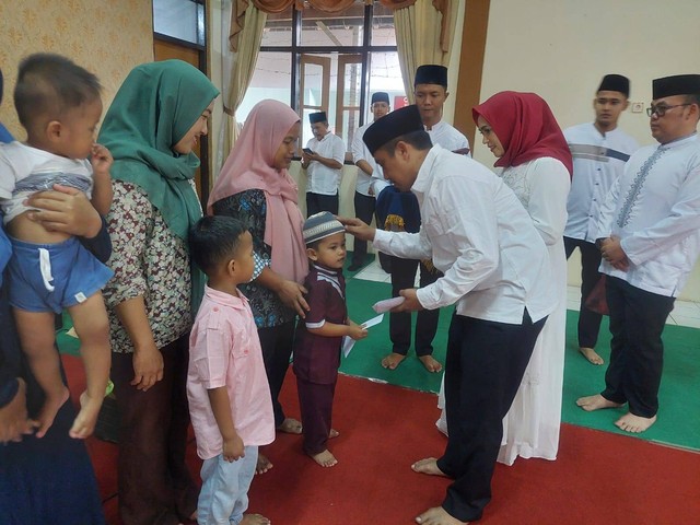 Peringati Maulid Nabi Muhammad SAW, Rutan Purworejo Berikan Santunan Kepada Anak Yatim (Sumber : HumasRuwojo)