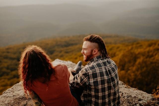 Ilustrasi Arti Kata Candu dalam Cinta. Sumber: Unsplash
