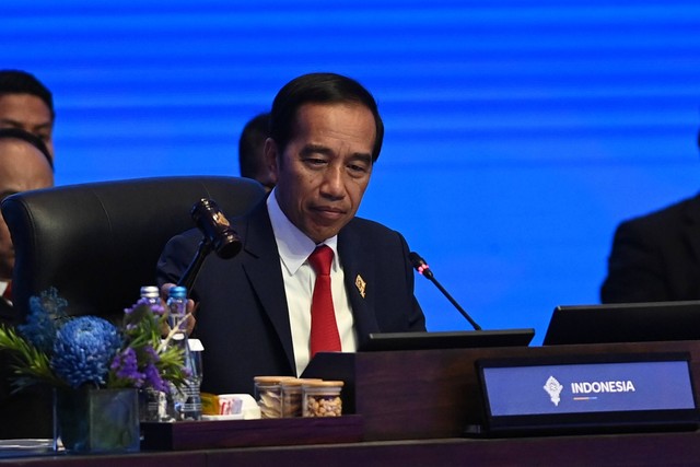 Presiden Jokowi membuka Konferensi Tingkat Tinggi AIS Forum 2023 di Bali Nusa Dua Convention Center, Nusa Dua, Kabupaten Badung, Bali, Rabu (11/10/2023). Foto: Nyoman Hendra Wibowo/ANTARA FOTO