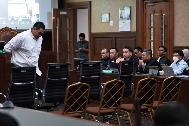 Menteri Pemuda dan Olahraga Dito Ariotedjo tiba untuk menjadi saksi dalam sidang lanjutan kasus dugaan korupsi BTS 4G di Pengadilan Tipikor, Jakarta Pusat, Rabu (11/10/2023) Foto: Sigid Kurniawan/ANTARA FOTO