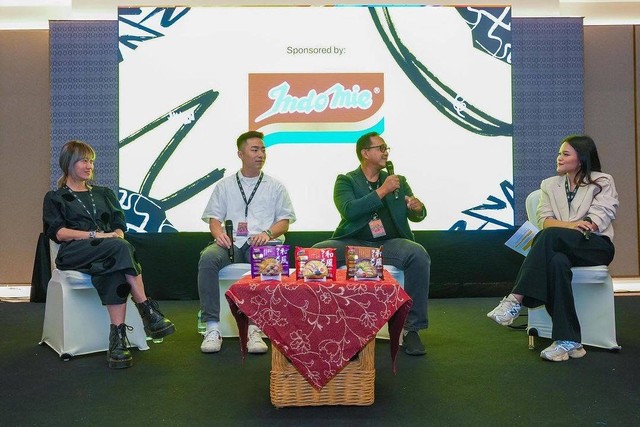 Memeriahkan forum kreatif IdeaFest 2023, Indomie sukses hadirkan booth "Yatai Indomie Ramen" hingga talkshow bareng narasumber inspiratif. Foto: Dok. Instagram/Ideafestid