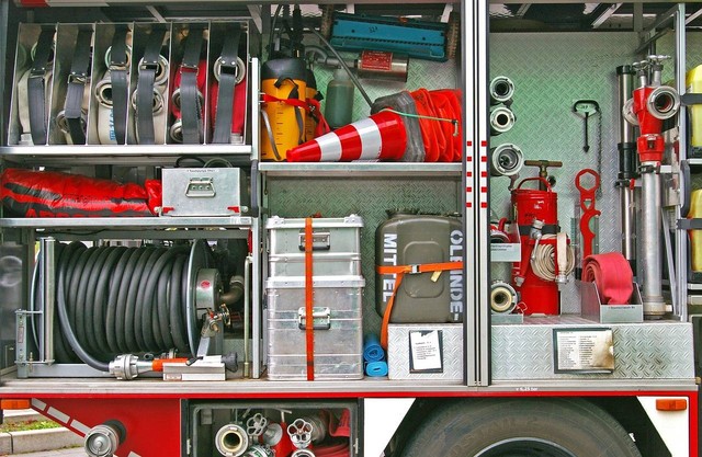 Ilustrasi alat-alat pemadam kebakaran - Sumber: pixabay.com/kriemer