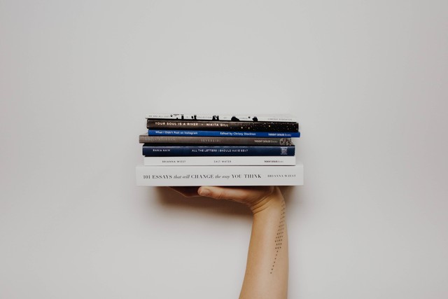 Ilustrasi Rekomendasi Buku Self Improvement. Sumber: Unsplash