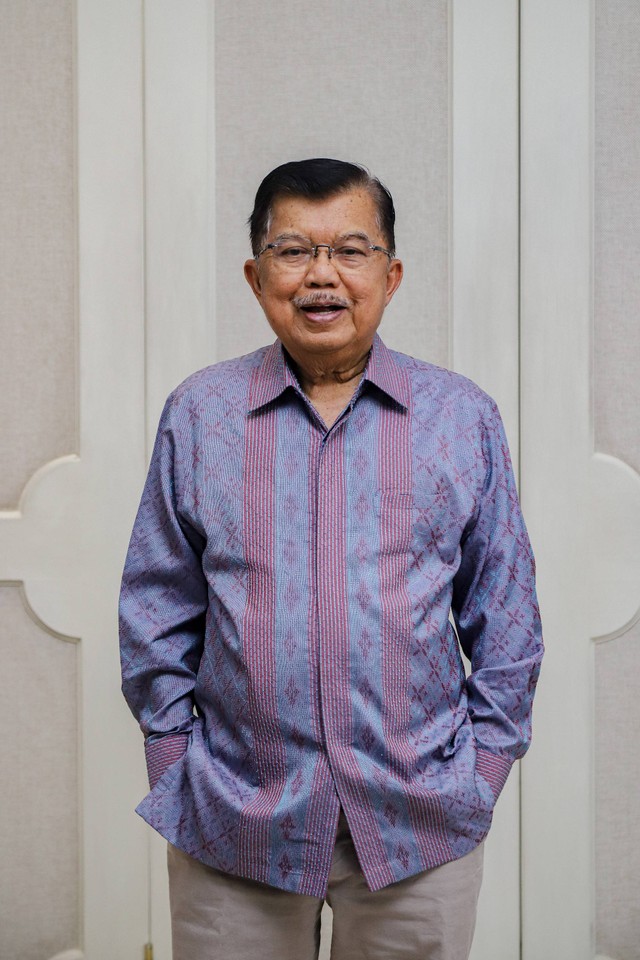 Wakil Presiden ke-10 dan ke-12 RI Jusuf Kalla di program Info A1 kumparan.
 Foto: Jamal Ramadhan/kumparan