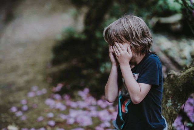 Ilustrasi Ciri-ciri Anak Strict Parents. Sumber: Unsplash