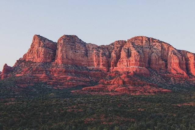 Ilustrasi  apa perbedaan dari geologi dan geofisika, sumber foto: unsplash.com/Garrett Butler