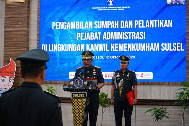 Pelantikan 20 Pejabat Baru di lingkungan Kantor Wilayah Kementerian Hukum dan HAM Sulawesi Selatan di Aula Kanwil Kota Makassar, Kamis (12/10/2023). Foto : Ishar Wahyudi/Humas Rutan Sengkang