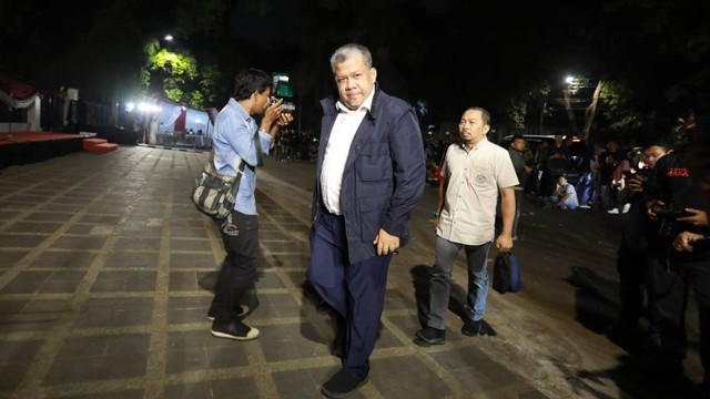 Fahri Hamzah tiba di Kertanegara, Jakarta Selatan, Jumat (13/10/2023). Foto: Aditia Noviansyah/kumparan