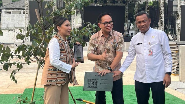 Wakil Menteri BUMN Kartika Wirjoatmodjo menghadiri groundbreaking Taman Kota Peruri di kawasan Blok M, Jumat (13/10/2023).  Foto: Fariza Rizky Ananda/kumparan