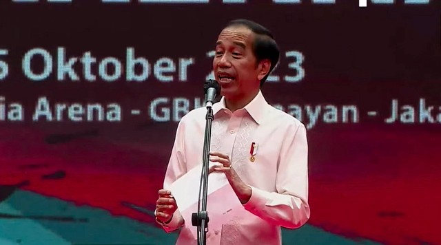 Presiden Joko Widodo memberikan sambutan pada Rakernas 6 Projo di Indonesia Arena, Jakarta, Sabtu (14/10/2023). Foto: Youtube DPP Projo