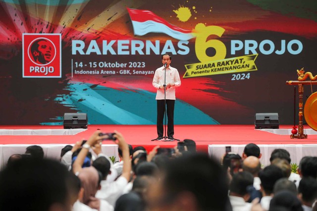 Presiden Joko Widodo menghadiri Rakernas 6 Projo di Indonesia Arena, Jakarta, Sabtu (14/10/2023). Foto: Aditia Noviansyah/kumparan