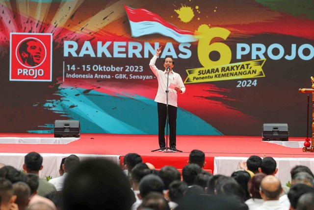 Presiden Joko Widodo menghadiri Rakernas 6 Projo di Indonesia Arena, Jakarta, Sabtu (14/10/2023). Foto: Aditia Noviansyah/kumparan