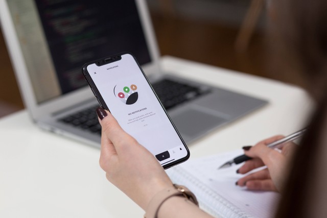 Ilustrasi cara beli paket orbit Telkomsel, Unsplash/freestocks.