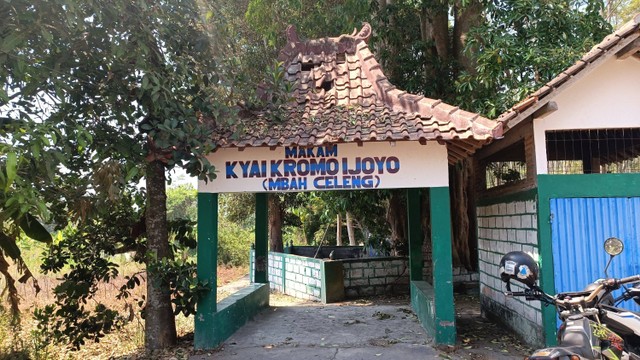 Makam Kiai Kromo Ijoyo, Senin (16/10/2024).  Foto: Arfiansyah Panji Purnandaru/kumparan