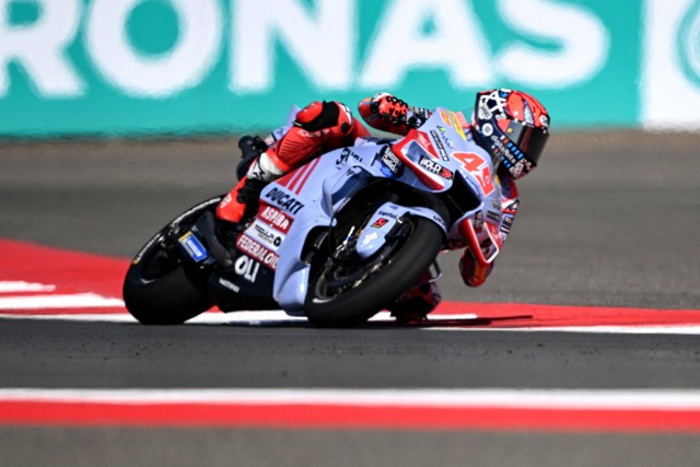 Pebalap Gresini Racing MotoGP Italia Fabio Di Giannantonio. Foto: SONNY TUMBELAKA / AFP