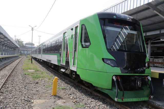 KA Feeder untuk penumpang Kereta Cepat Whoosh. Foto: KAI