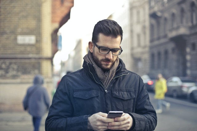 Ilustrasi Cara Cek Nomor As, Foto: Pexels/Andrea Piacquadio