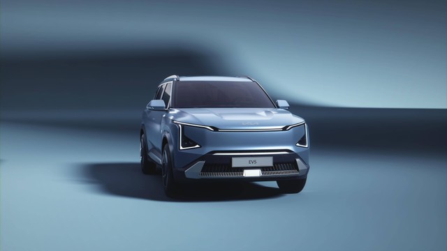 Kia EV5 resmi diperkenalkan. Mobil listrik berjenis kompak SUV ini bakal diproduksi di Korea Selatan dan China.  Foto: Dok. Istimewa