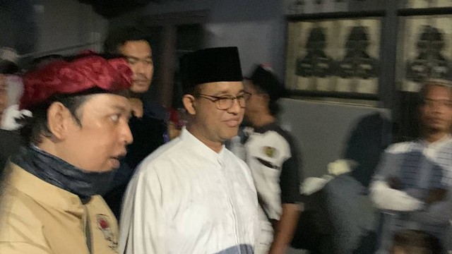 Bacapres Koalisi Perubahan Anies Baswedan hadiri acara Maulid Nabi Muhammad di Masjid Al Barkah, Kawasan Cilandak, Jakarta Selatan, Selasa (17/10/2023). Foto: Luthfi Humam/kumparan