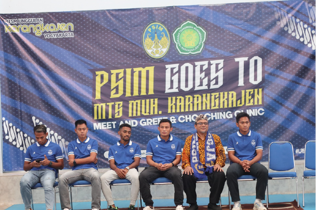 Tim PSIM Yogyakarta saat berkunjung ke MTs Muhammadiyah Karangkajen (Foto: Humas MTs Muhakarta)