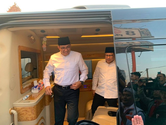 Anies - Muhaimin tiba di DPP PKS Foto: Luthfi Humam/kumparan