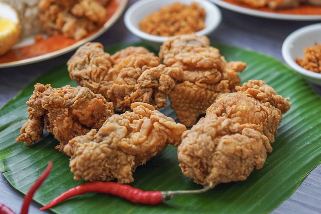 Ilustrasi Cara Bikin Ayam Goreng, Foto: Unsplash/Ke Vin