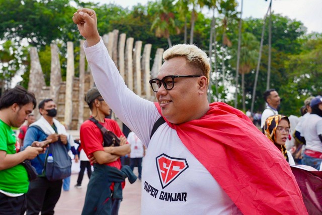 Relawan Super Ganjar di Tugu Proklamasi, Jakarta. Foto: PDIP