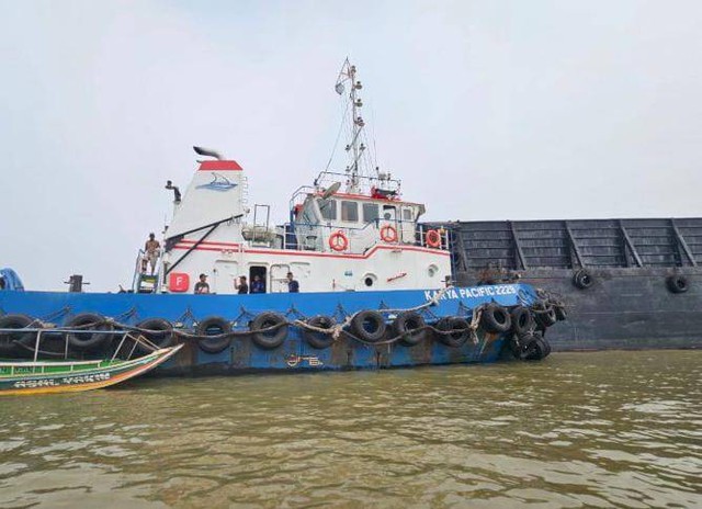 Suasana Tugboat tabrakan dengan perahu getek di banyuasin, Foto : Istimewa