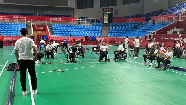 Timnas Boccia Indonesia melakukan latihan di Hangzhou Gymnasium, Hangzhou, China, pada Kamis (19/10) jelang Asian Para Games 2022. Foto: Jodi Hermawan/kumparan
